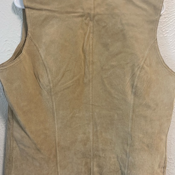 Vest - Picture 6 of 6